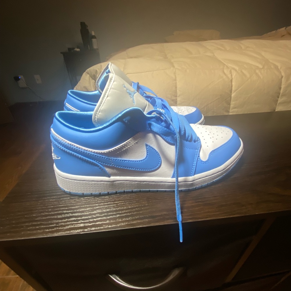 Jordan 1 unc low (W).